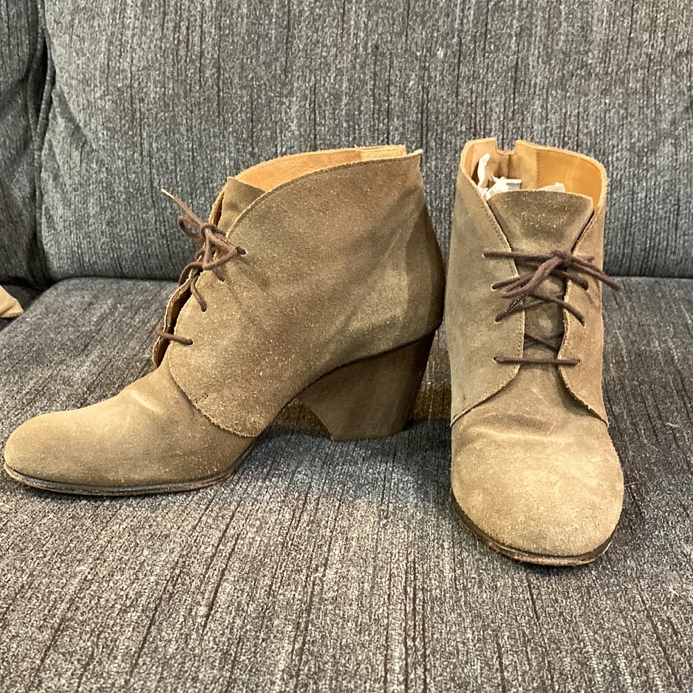 Coclico Lace-up Heeled Boots